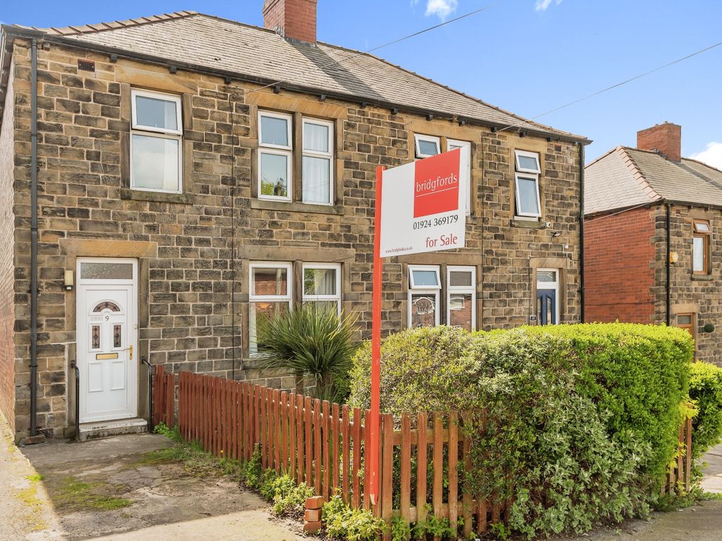 3 bed semidetached house for sale in Bedford Avenue, Grange Moor