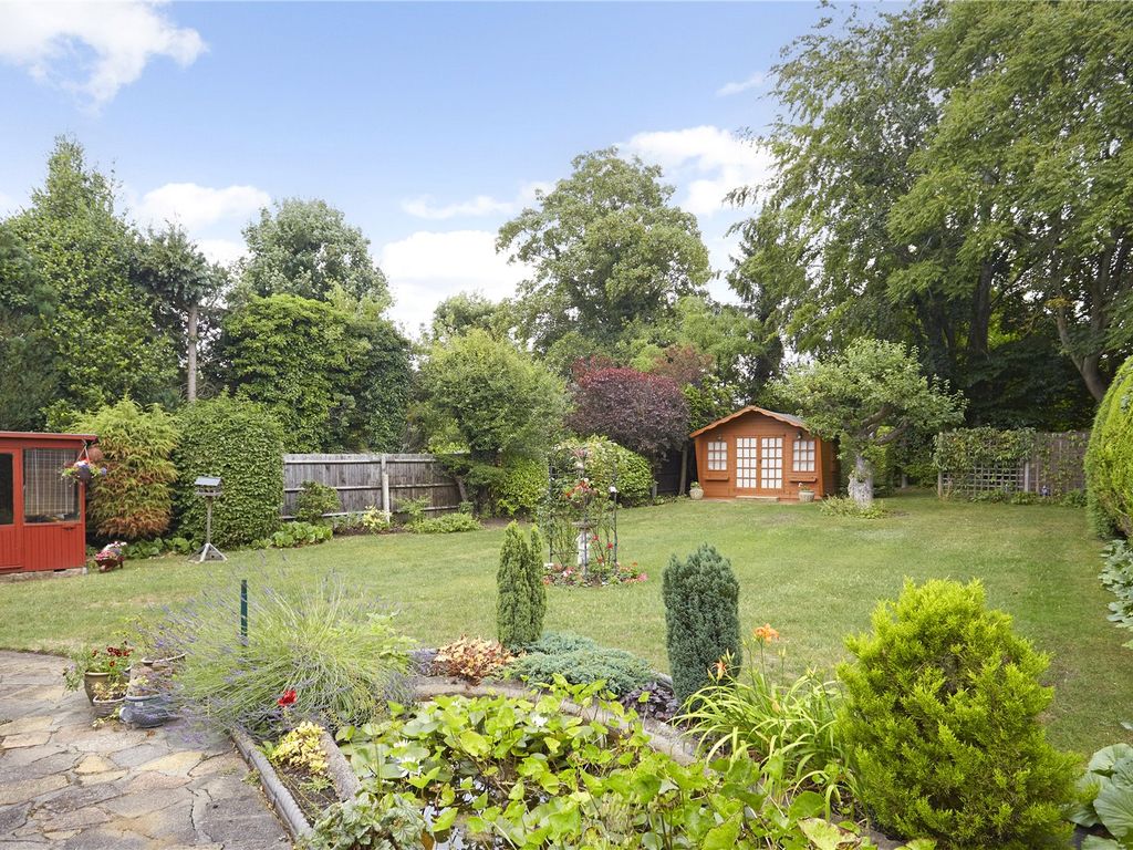 4 bed detached house for sale in Higher Green, Epsom, Surrey KT17, £