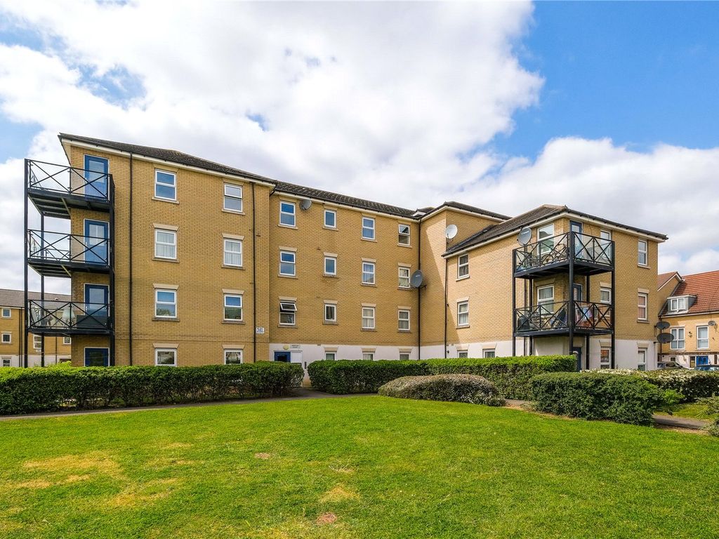 2 bed flat for sale in Norfolk Court, Norwich Crescent, Chadwell Heath