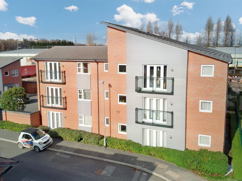 2 bed flat for sale in Summer Crescent, Beeston, Nottingham NG9 Zoopla