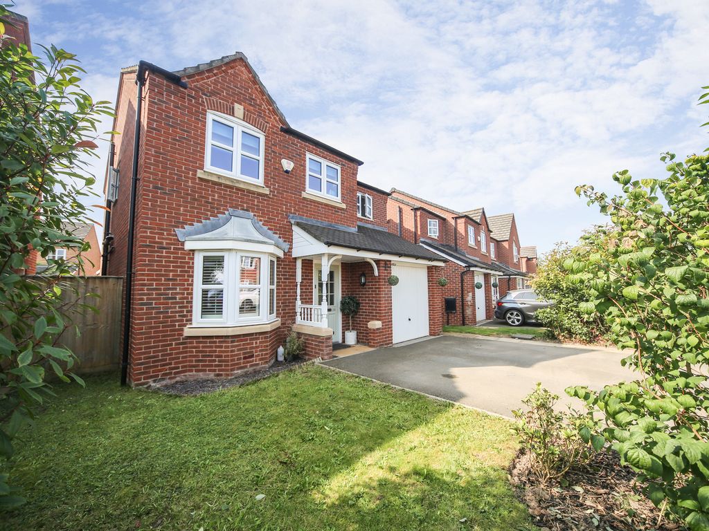 3 bed detached house for sale in Warmingham Lane, Middlewich CW10, £