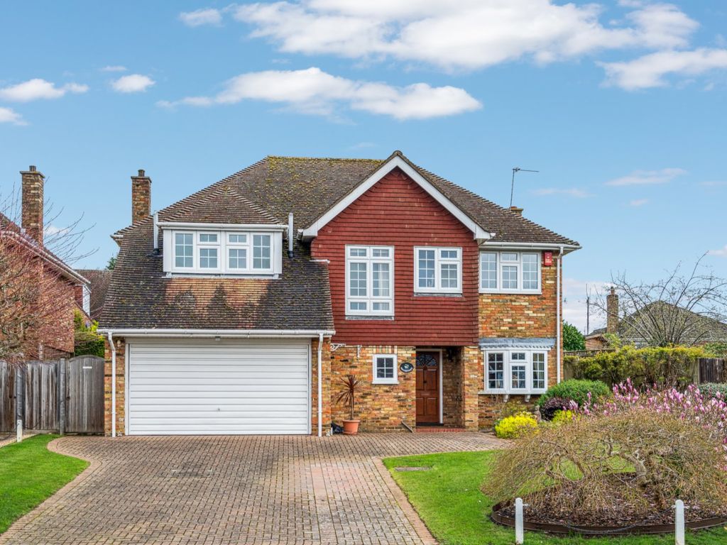 4 bed detached house for sale in Ellwood Rise, Chalfont St. Giles HP8