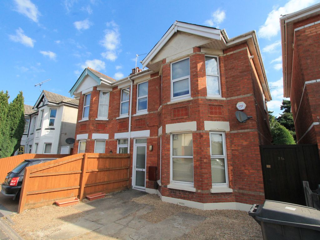 2 bed flat to rent in Talbot Road, Winton, Bournemouth BH9, £1,200 pcm Zoopla