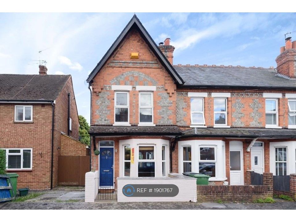 3 bed end terrace house to rent in Coronation Road, Basingstoke RG21, £