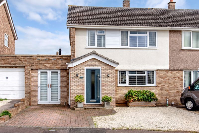 3 bed semidetached house for sale in Farm View, Taunton TA2, £350,000
