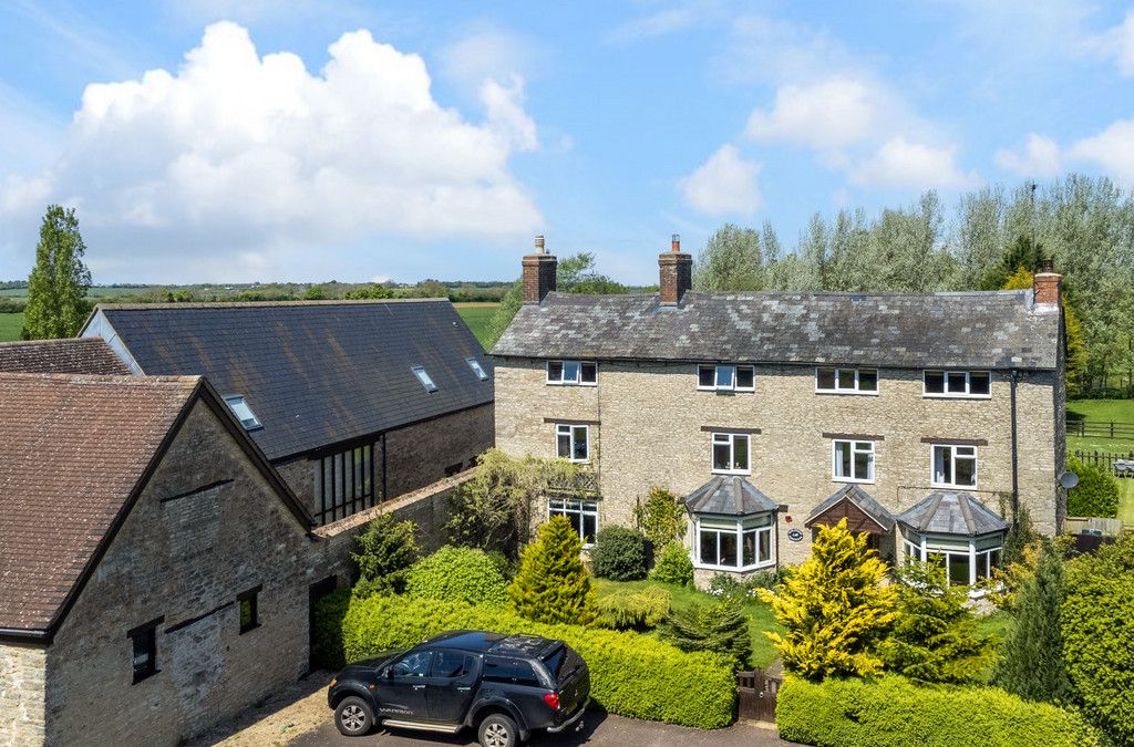 8 bed property for sale in Evenley Brackley, Northamptonshire NN13, £