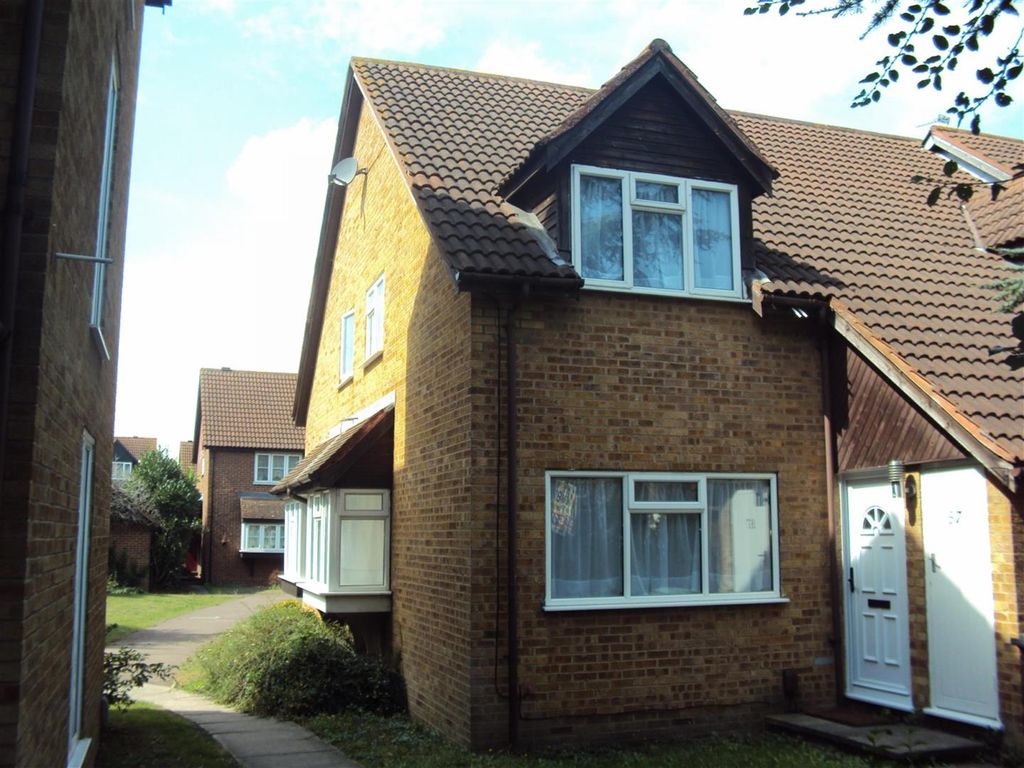 1 bed end terrace house to rent in Knights Manor Way, Dartford DA1, £