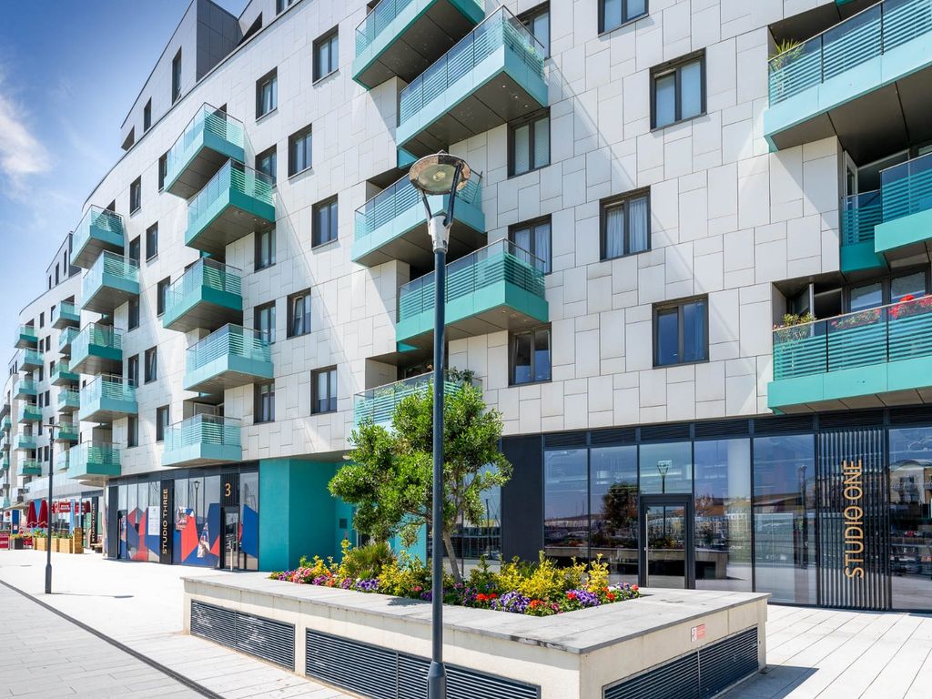 2 bed flat to rent in The Boardwalk, Brighton Marina Village, Brighton