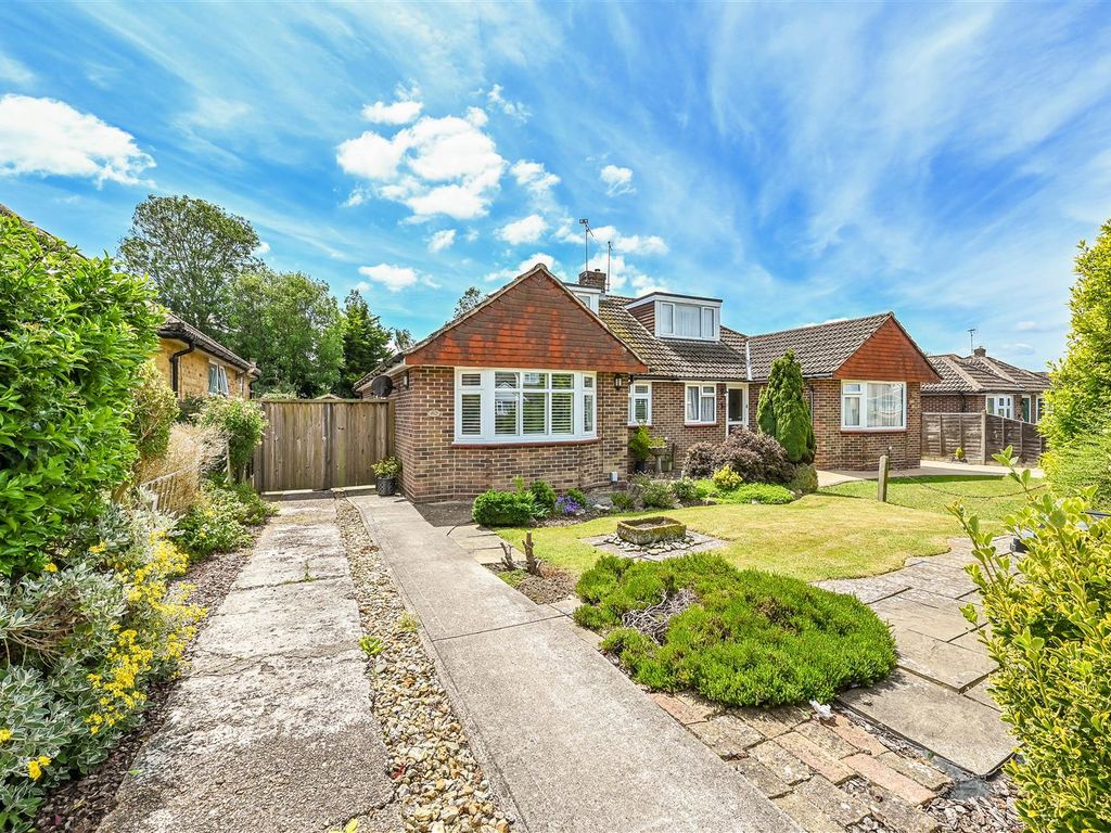 4 bed semidetached house for sale in Sunnymead Drive, Waterlooville PO7, £335,000 Zoopla