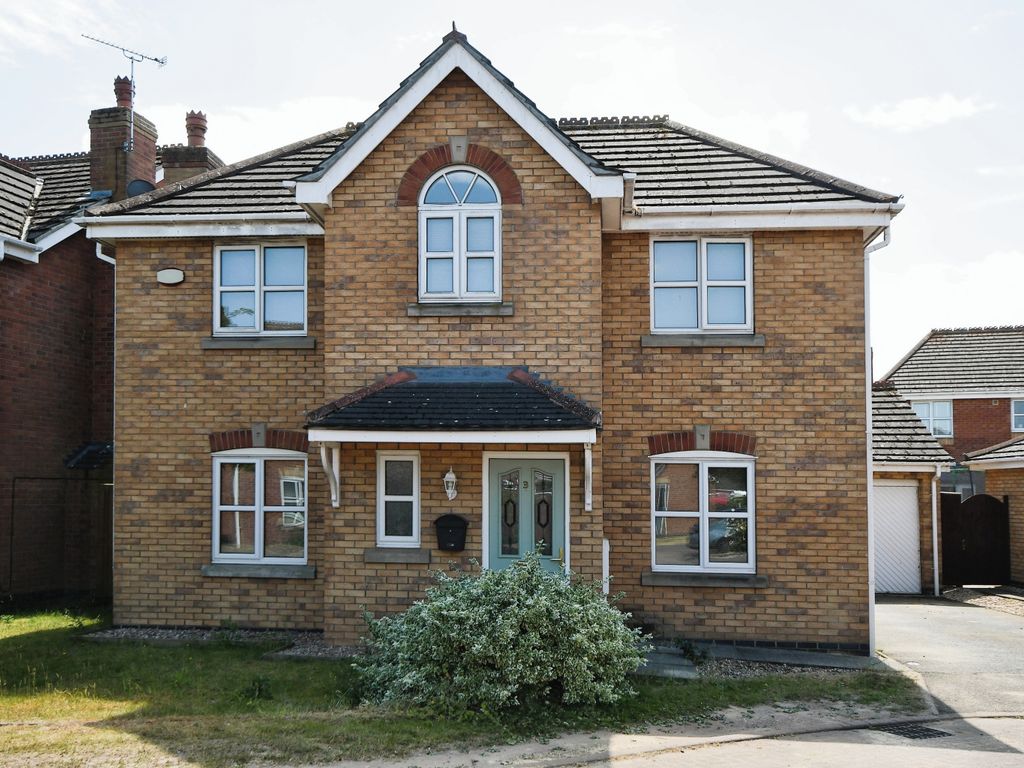 4 bed detached house for sale in Pembrey Close, Lincoln, Lincolnshire