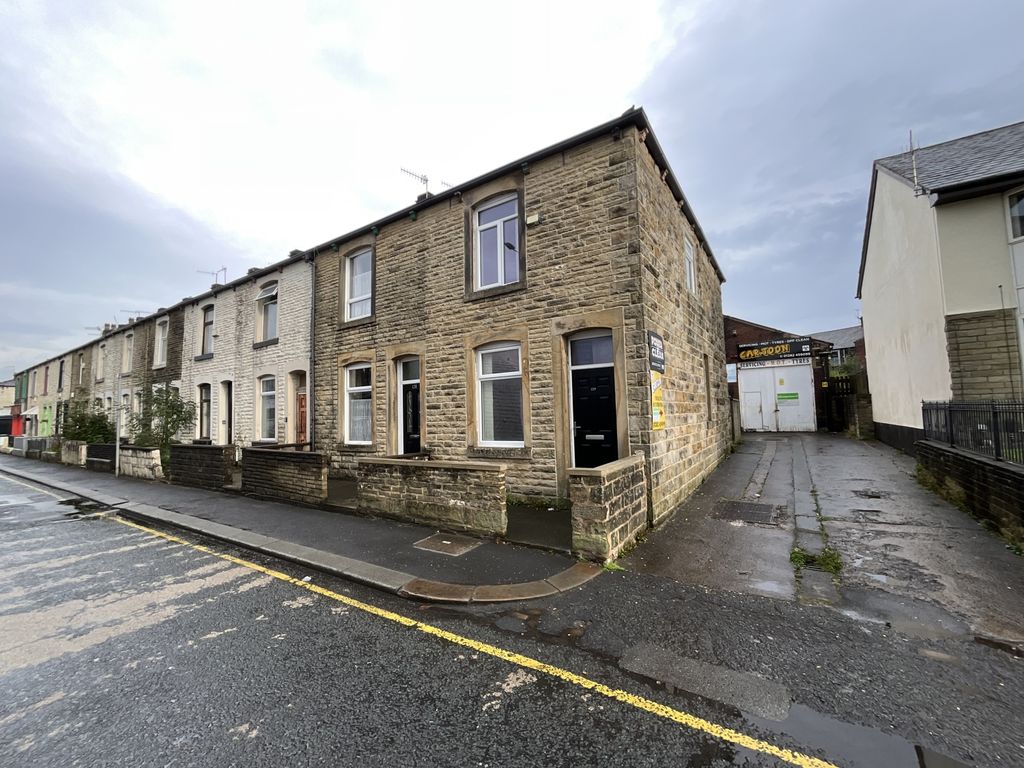 3 bed end terrace house for sale in Briercliffe Road, Burnley BB10, £100,000 Zoopla