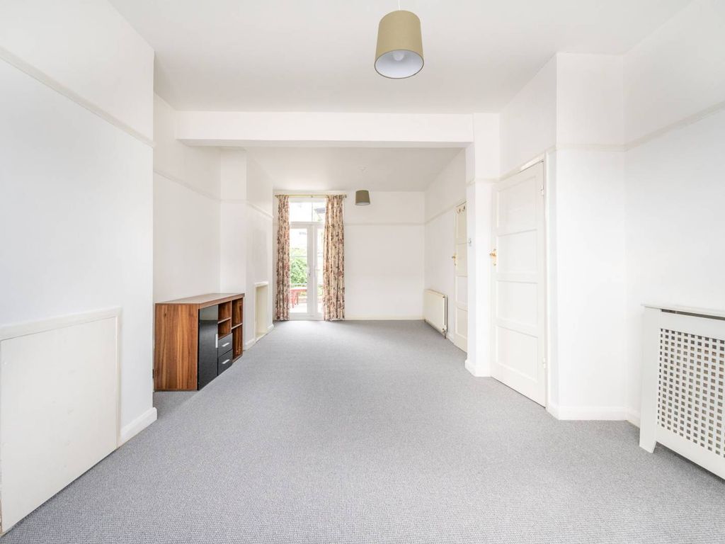 3 bed detached house to rent in Redbridge, Ilford IG1, £2,300 pcm Zoopla