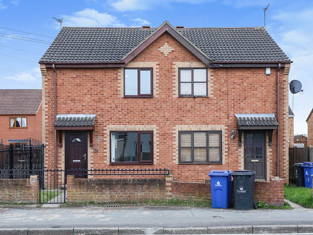 3 bed semidetached house to rent in Broadway, Dunscroft, Doncaster, South Yorkshire DN7 Zoopla