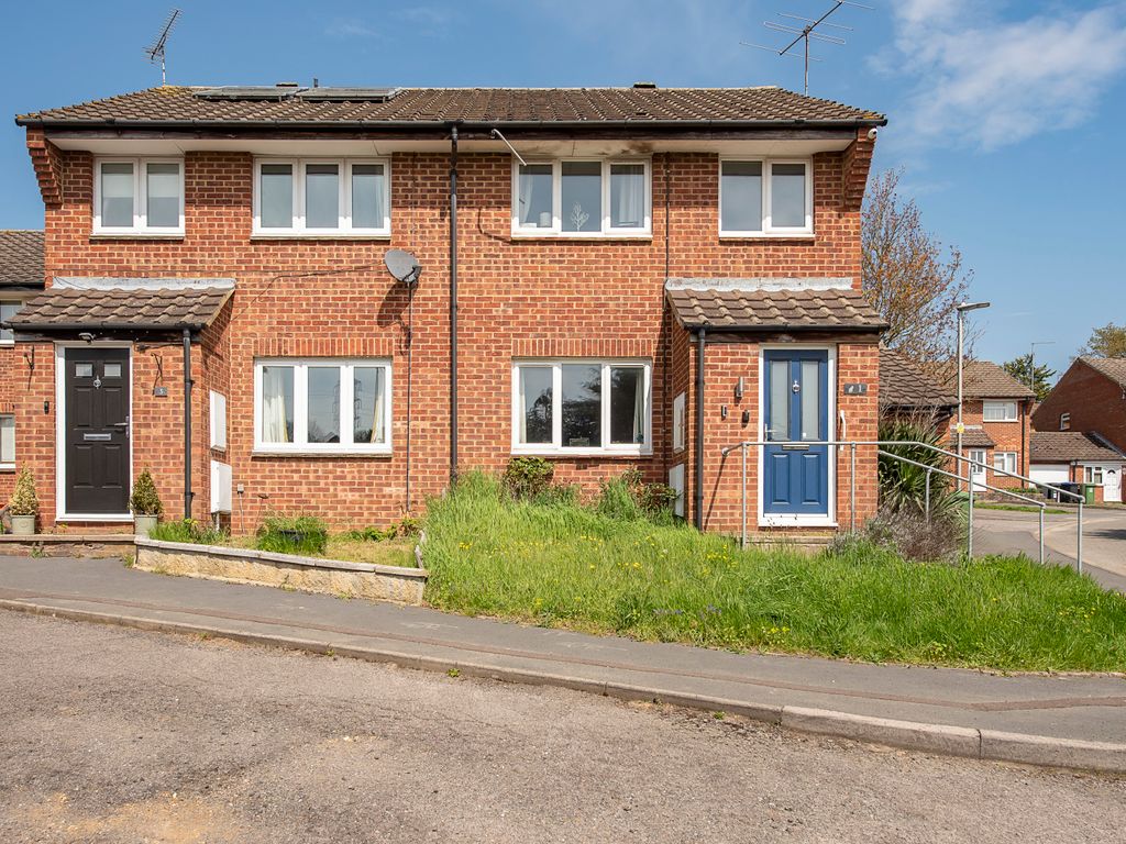3 bed semidetached house for sale in Becks Close, Markyate, St. Albans