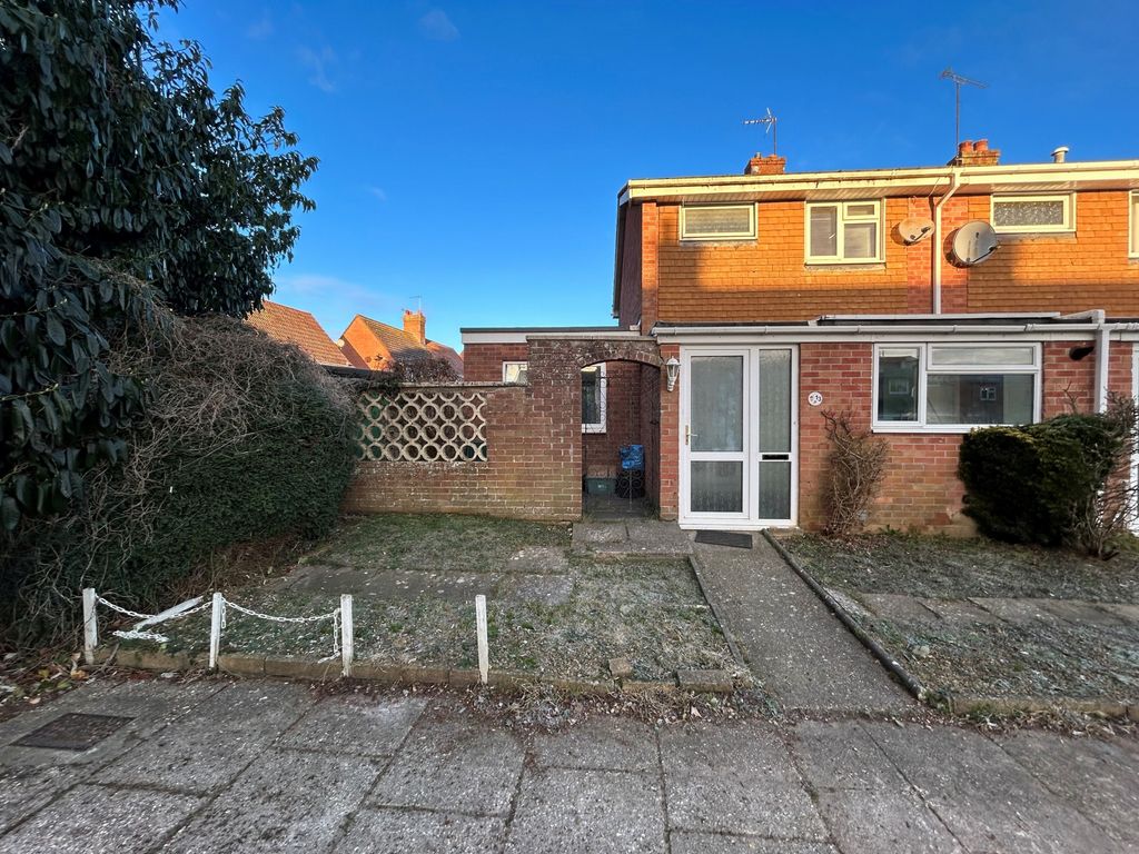 3 bed terraced house for sale in Sandringham Road, Yeovil BA21, £