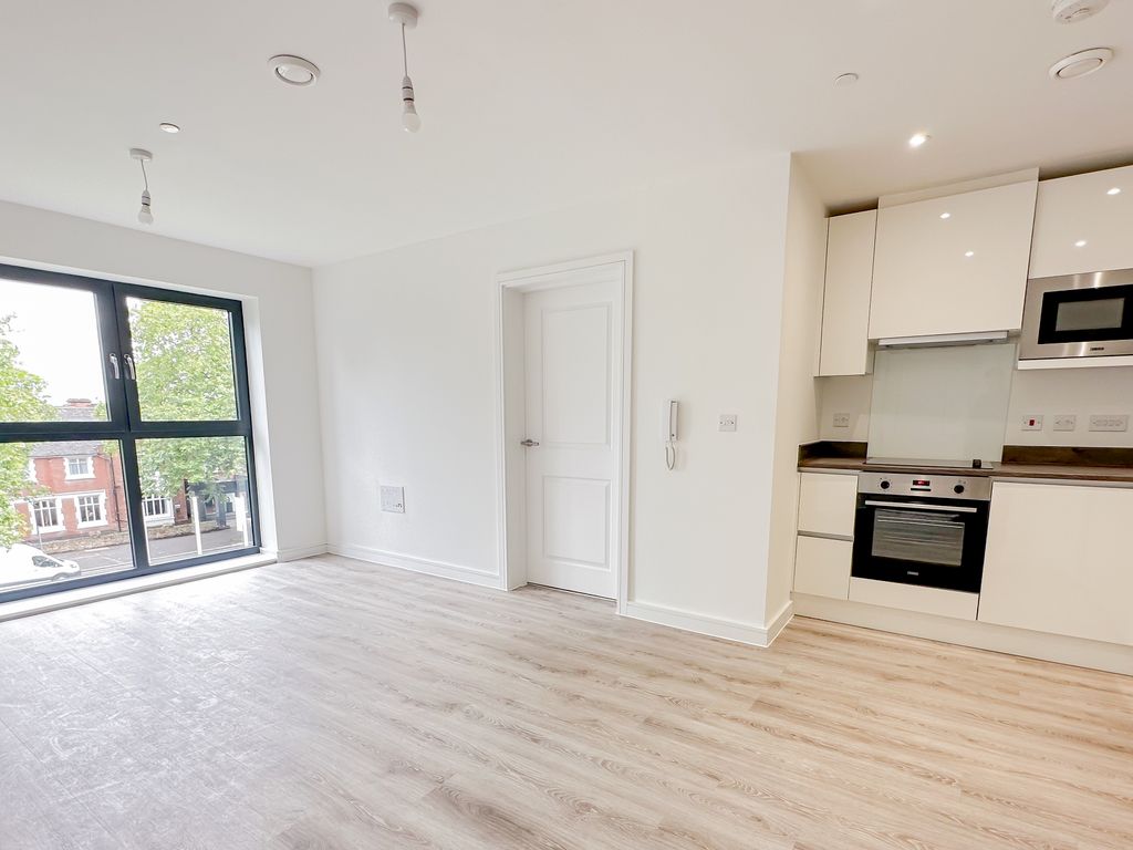 2 bed flat to rent in Sylvester Close, Derbys DE1, £1,050 pcm Zoopla