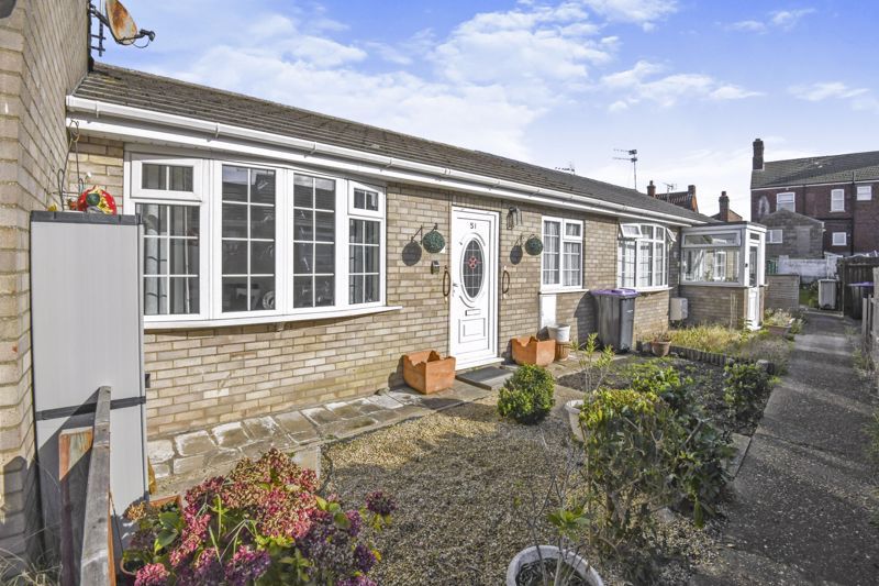 2 bed bungalow for sale in Langton Court, Skegness PE25, £85,000 Zoopla