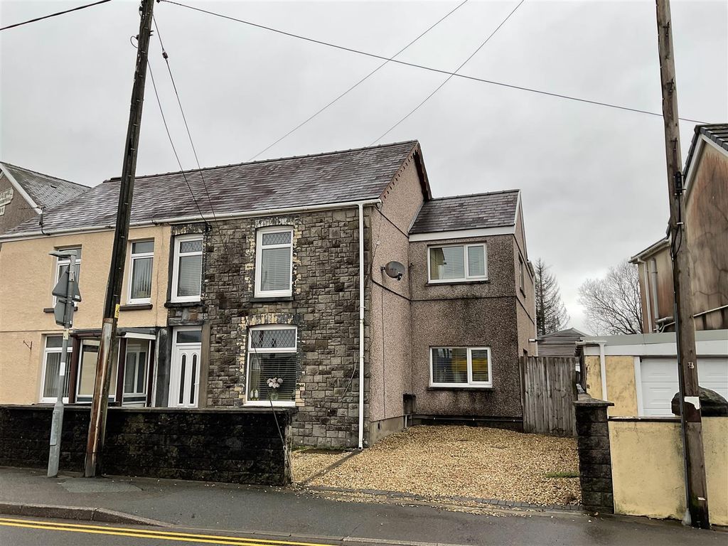 5 bed semidetached house for sale in Ammanford Road, Llandybie
