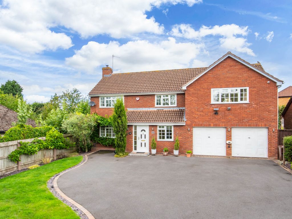 5 bed detached house for sale in Redditch Road, Stoke Heath, Bromsgrove
