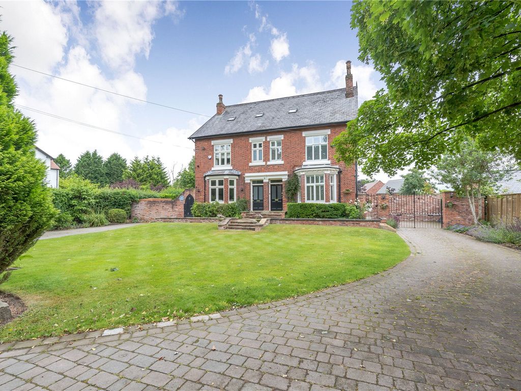 4 bed semidetached house for sale in Adlington Road, Wilmslow