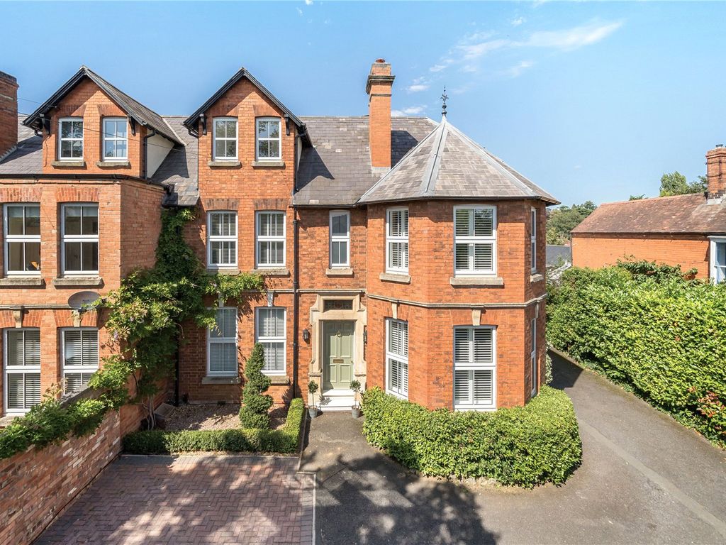 5 bed semidetached house for sale in Weedon Road, Northampton NN5, £