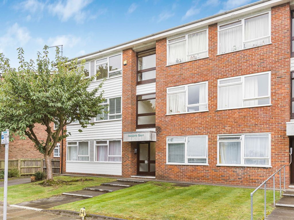 2 bed property for sale in Blenheim Road, High EN5, £