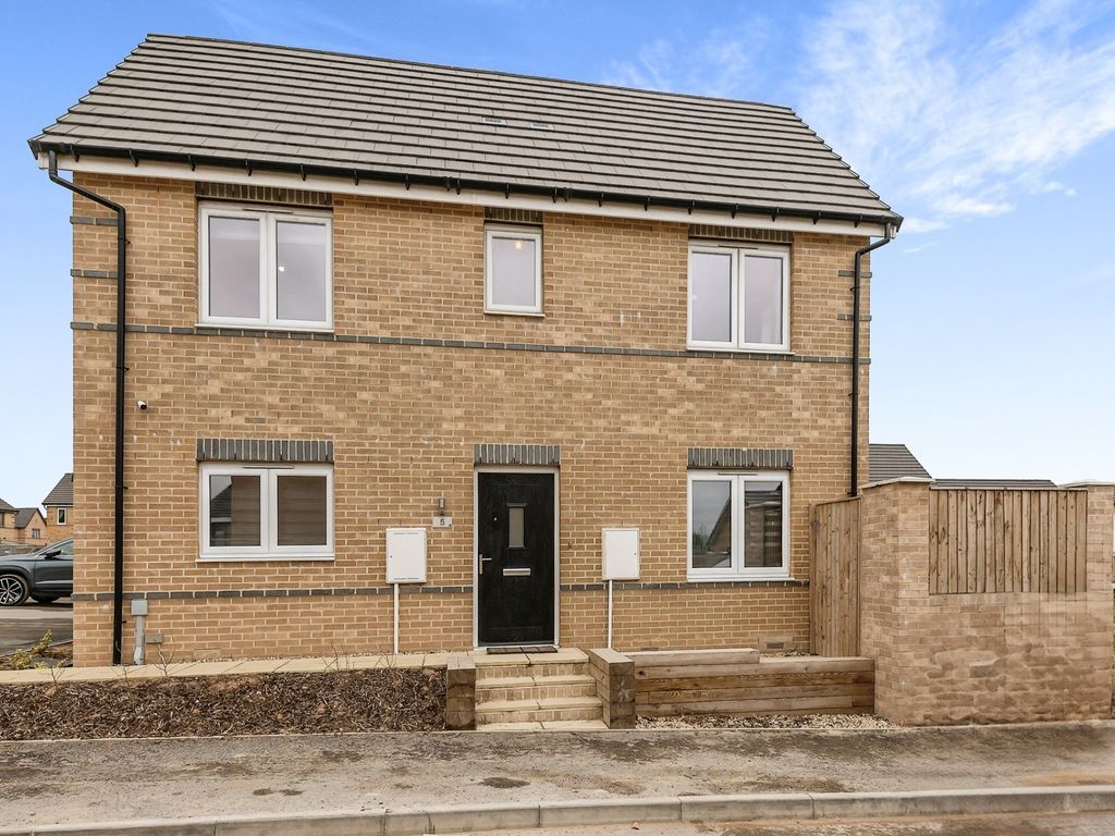 3 bed end terrace house for sale in Redwing Close, Crosland Moor