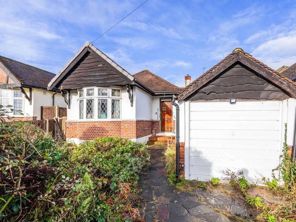 3 bed detached bungalow for sale in The Warren, Worcester Park KT4, £