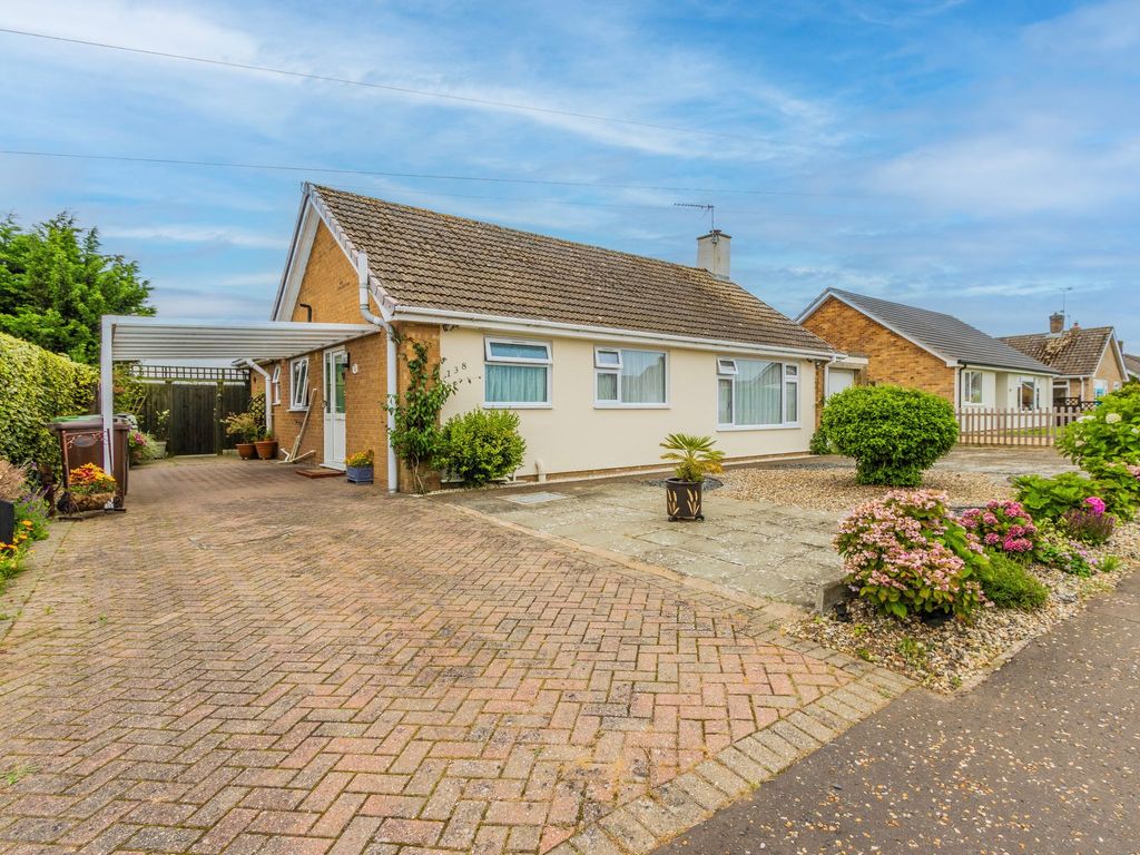 3 bed detached bungalow for sale in Southlands, Swaffham PE37, £325,000