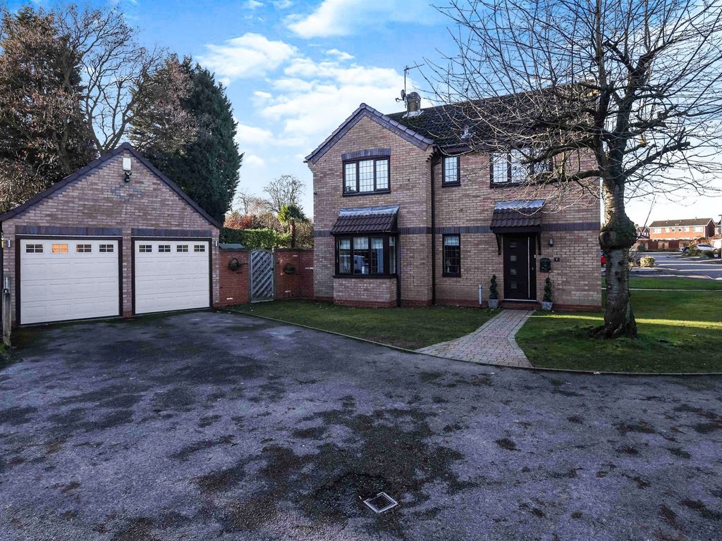 4 bed detached house for sale in Poundley Close, Castle Bromwich