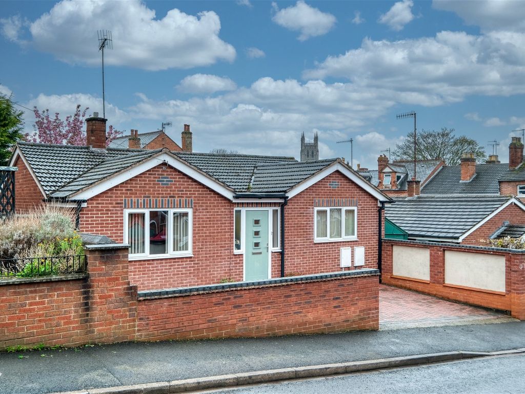 3 bed detached house for sale in Fort Royal Hill, Worcester WR5, £