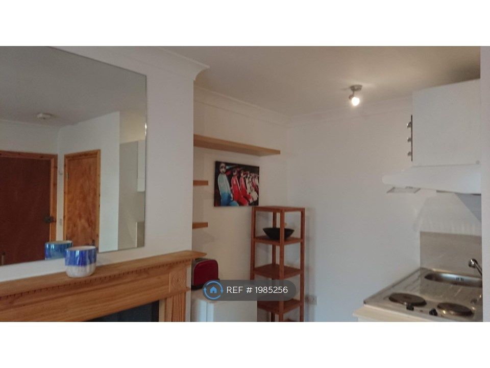 Studio to rent in Hoylake Road, London W3, £1,250 pcm Zoopla