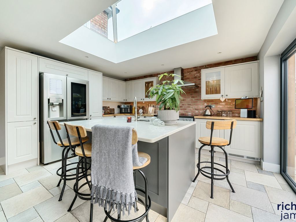 3 bed semidetached house for sale in Upham Road, Old Walcot, Swindon