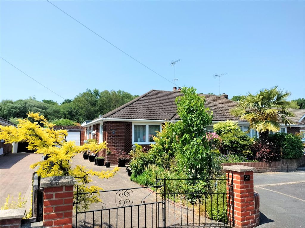 3 bed semidetached bungalow for sale in Waverley Drive, Ash Vale, Surrey GU12 Zoopla