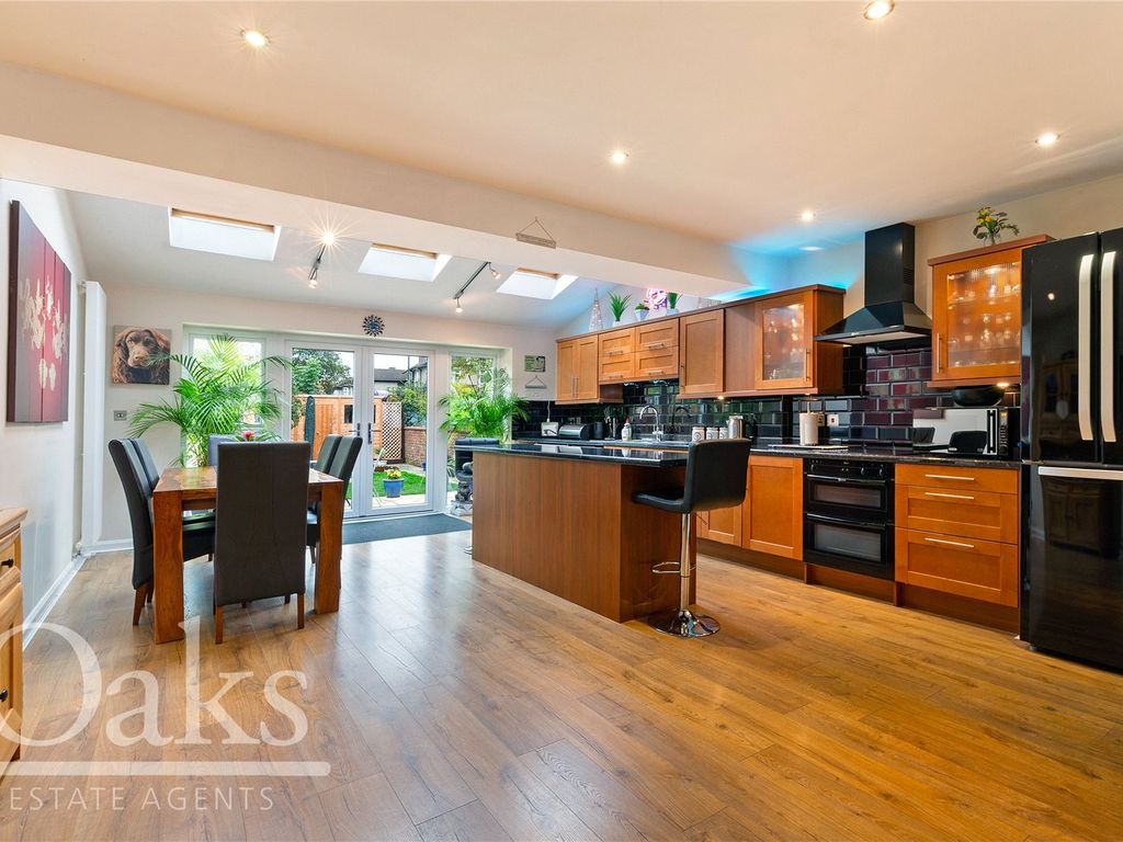 3 bed end terrace house for sale in Hassocks Road, London SW16, £