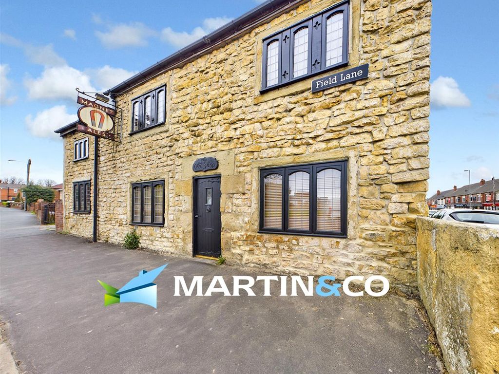 4 bed detached house for sale in Field Lane, Upton, Pontefract WF9, £