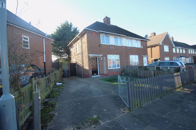3 bed terraced house to rent in Eatesbrook Road, Birmingham B33, £1,000