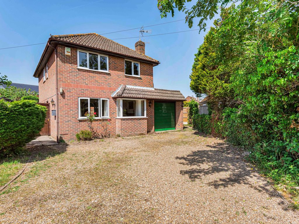 3 bed detached house for sale in Green Crescent, Flackwell Heath HP10