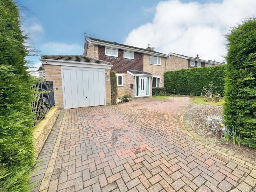 3 bed detached house for sale in Chandlers Ridge, Nunthorpe