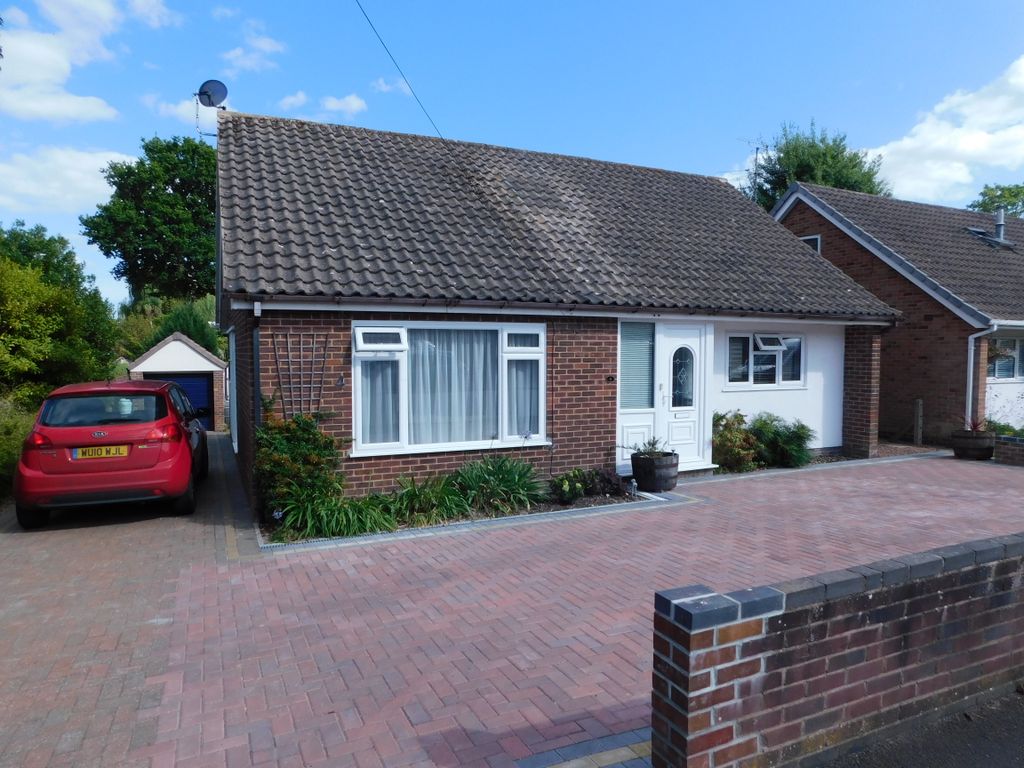 4 bed detached bungalow for sale in Lanehays Road, Hythe SO45 Zoopla