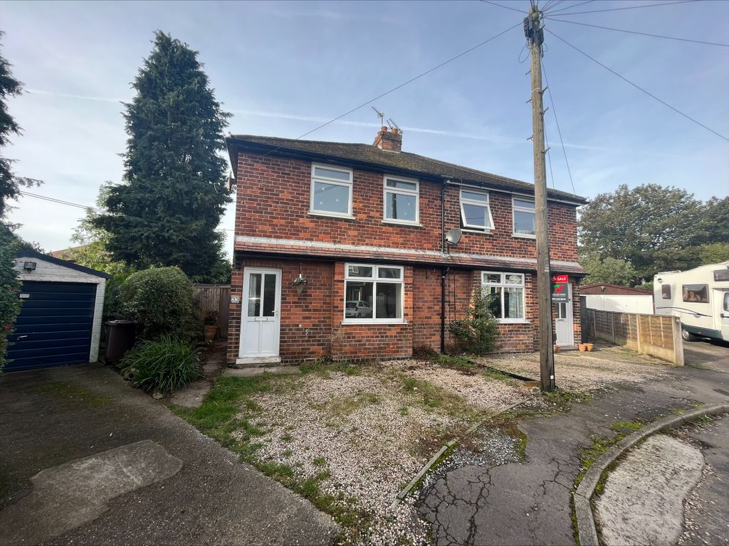 3 bed semidetached house for sale in Lawrence Avenue, Breaston