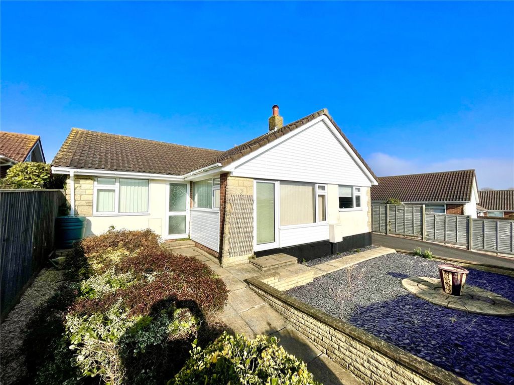 3 bed bungalow for sale in Fullerton Road, Lymington, Hampshire SO41