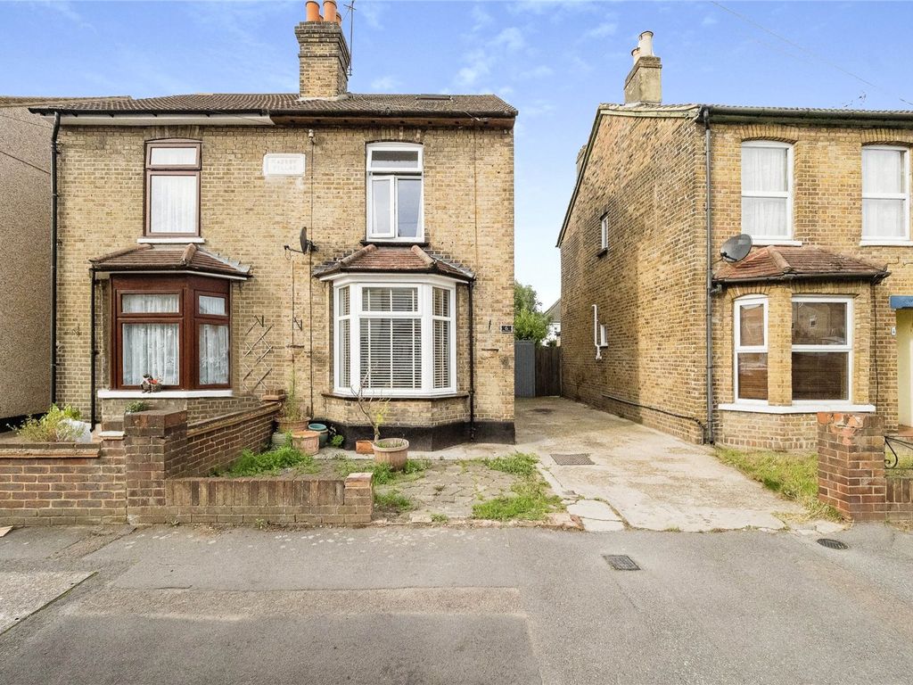 4 bed semidetached house for sale in Douglas Road, Hornchurch RM11, £