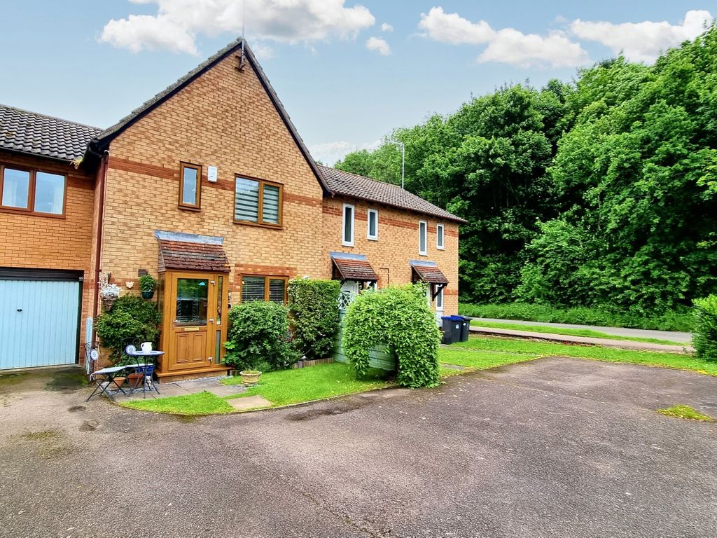 3 bed end terrace house for sale in Mallard Drive, Woodford Halse NN11