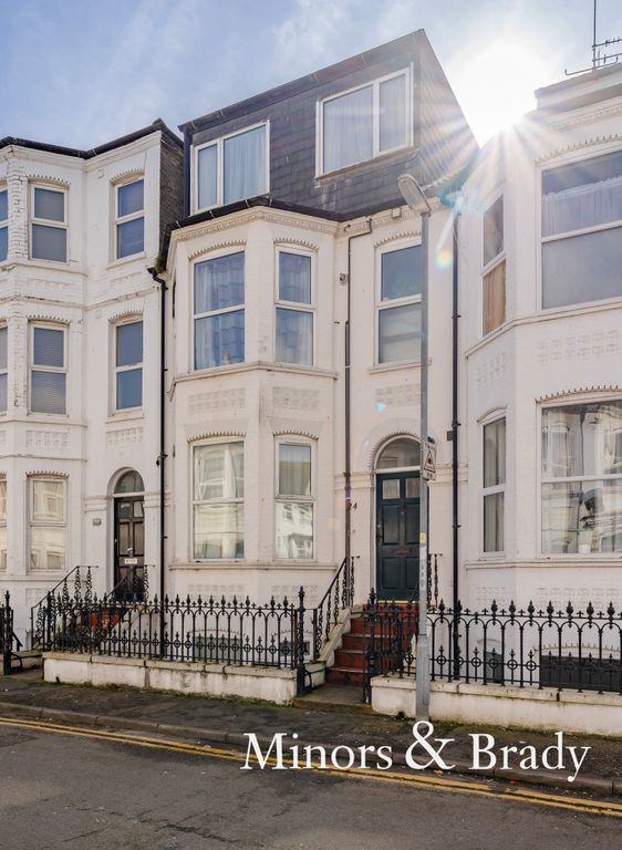 6 bed terraced house for sale in Paget Road, Great Yarmouth NR30 Zoopla