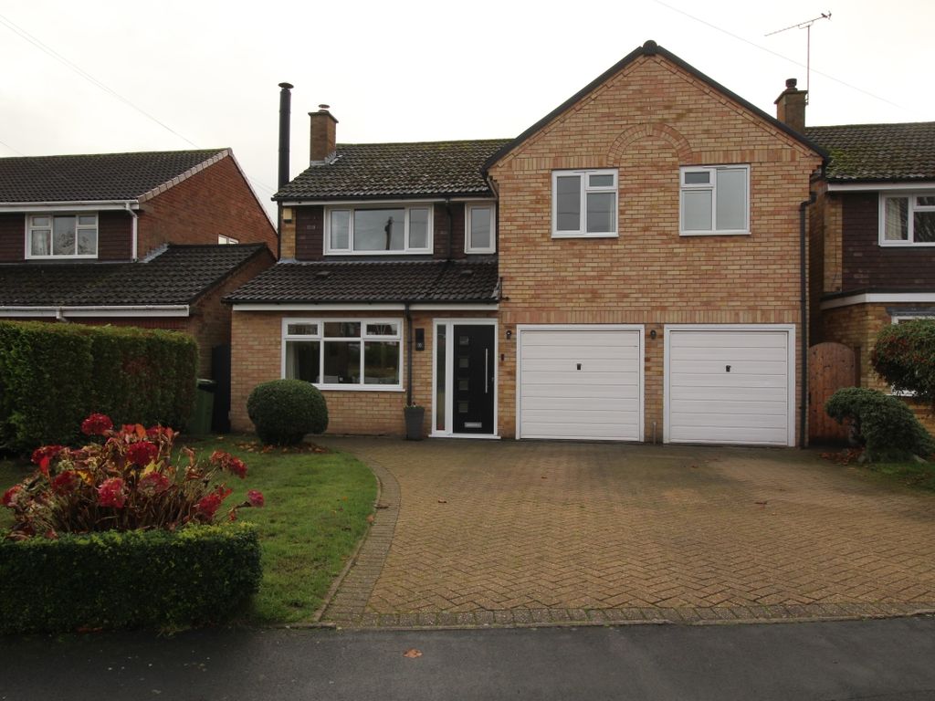 5 bed detached house to rent in Burnham Avenue, Stafford ST17 Zoopla