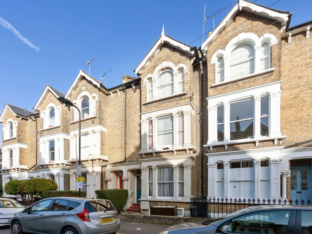 Statham Grove, London N16