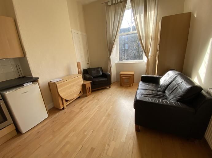 2 bed flat to rent in Belhaven Terrace, Morningside, Edinburgh EH10