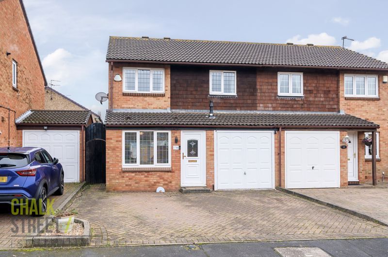 4 bed semidetached house for sale in Camellia Close, Harold Wood RM3