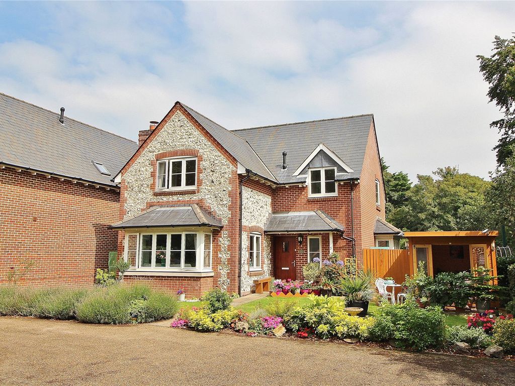 4 bed detached house for sale in Fairway Close, Worthing, West Sussex